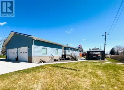 Located on a corner lot in Oyen, AB is this spacious and well-designed detached raised bungalow, bui...