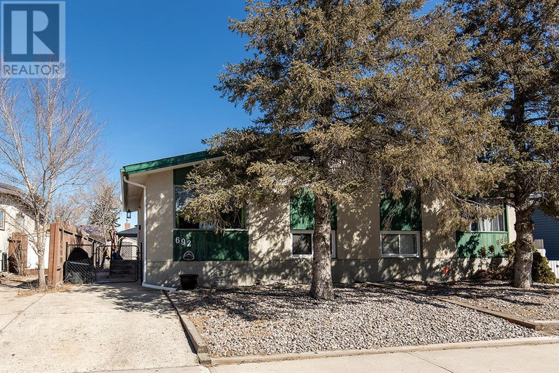 692 Rutherford Street NW Medicine Hat, Alberta Houses for Sale Medicine Hat Kijiji