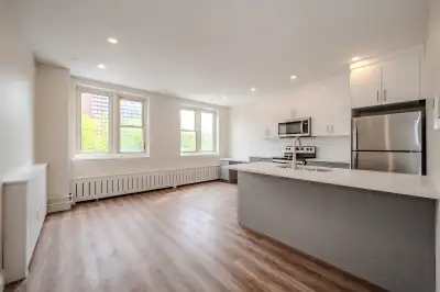 Bright & Modern 1-Bedroom Suite in Belmont Village –1 Month Free