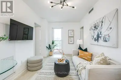 Like New! Bright & Modern 2 Bed, 2 Bath Condo at Nordic Condos. Welcome to this stylish and efficien...