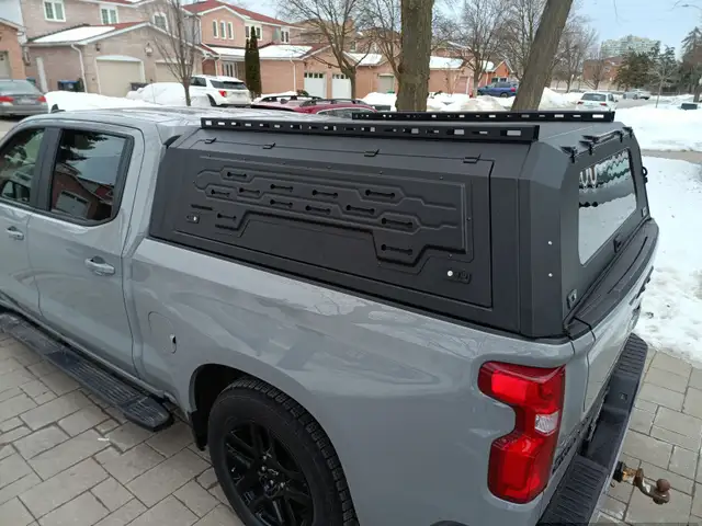 Pickup truck Cap 2019-2025 Chevy Silverado/GMC Sierra 1500 5’8″ in Auto Body Parts in Mississauga / Peel Region - Image 5