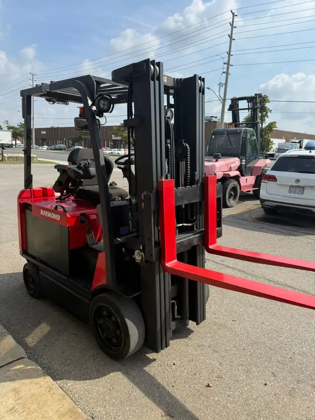 2021 Raymond Electric 6000 lbs. 3 Stage, 3 Way, Forklift on Sale in Heavy Equipment in Mississauga / Peel Region - Image 7