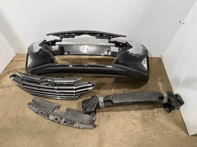 2019-2020 Elantra Bumper w/o adaptive cruise 2.0L in Auto Body Parts in St. Catharines - Image 2