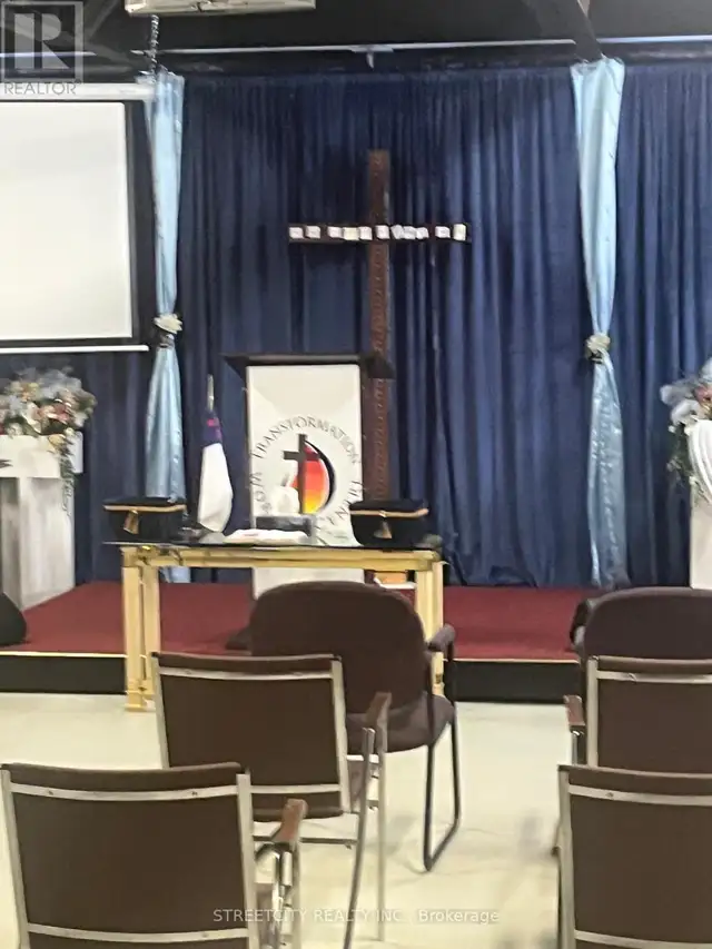 UPPER - 1472 DUNDAS STREET E London East (East H), Ontario in Commercial & Office Space for Rent in London - Image 5