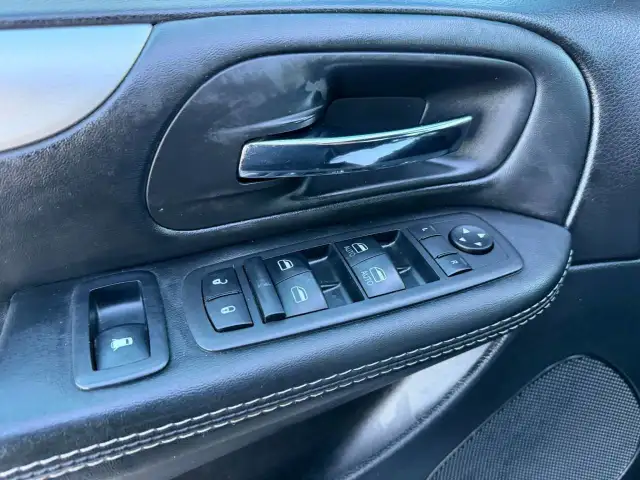 2018 DODGE Grand Caravan SXT in Cars & Trucks in Laval / North Shore - Image 13