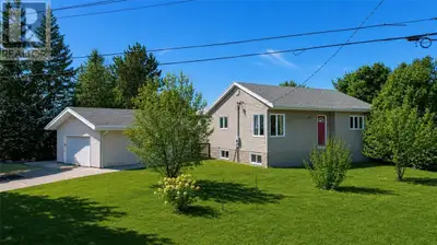 Welcome to this spacious 2 bedroom, 1 bathroom apartment offering plenty of room both inside and out...