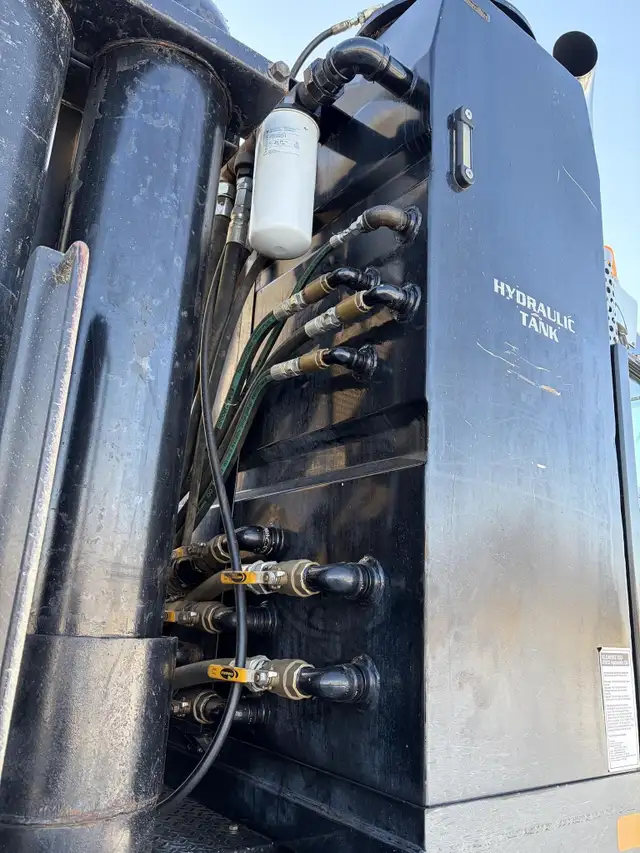2015 KENWORTH T800 in Heavy Trucks in Kamloops - Image 22