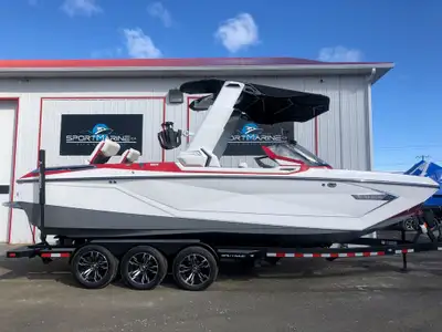 Nautique Paragon 25 2021 Longeur / Length : 25' Largeur / Beam : 102'' Moteur / Engine : PCM ZZ8 6.2...