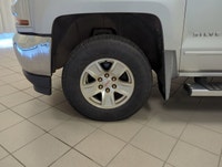 Built to handle hard work and daily driving with equal confidence, this 2018 Chevrolet Silverado 150... (image 9)