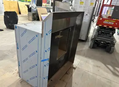 Customer bought new and never installed , here's your chance to get a brand new well sent Hood and s...