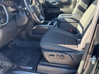 One Owner, 5.3L, Tow Pkg, Blind Spot Detector, Spray-in-Liner, Side Steps, Carfax CleanThe 2022 Chev... (image 7)