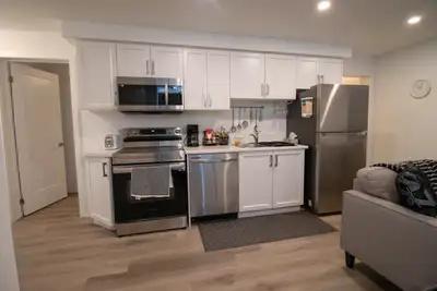 Beautiful 2-Bedroom Apartment in Niagara Falls!