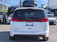This Chrysler Pacifica has a dependable Regular Unleaded V-6 3.6 L/220 engine powering this Automati... (image 6)