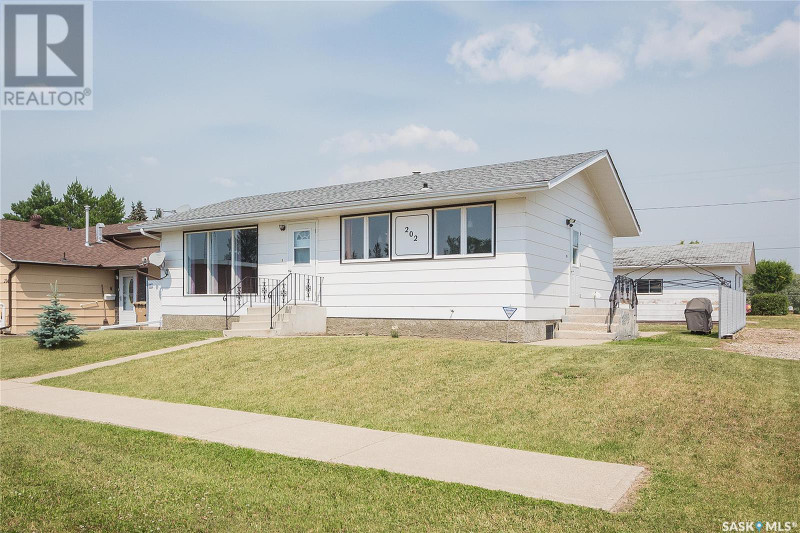 202 3rd AVENUE W Shellbrook, Saskatchewan Houses for Sale Prince