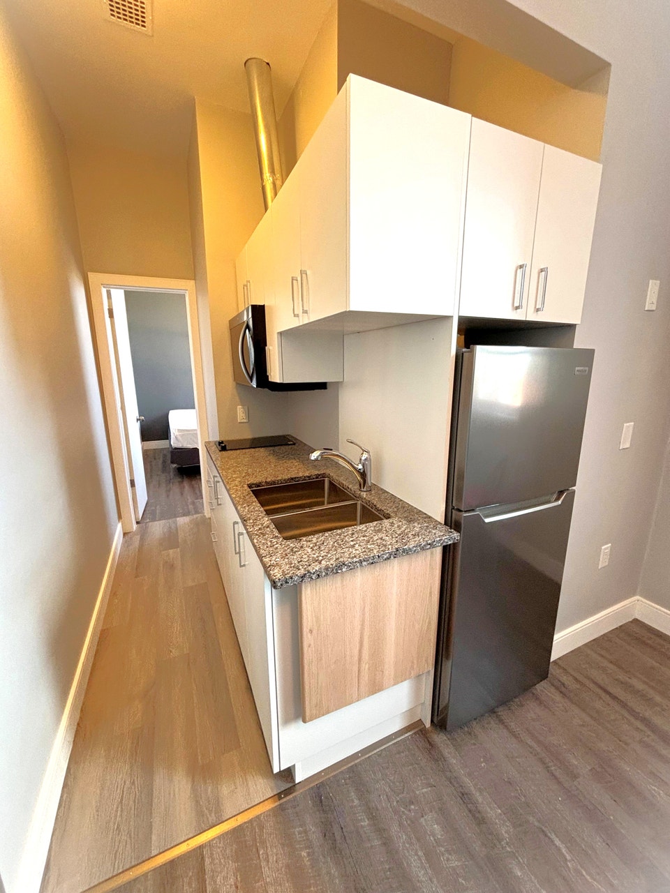 Newly renovated - 1 bed units - riverfront views! 4