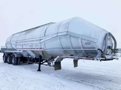 1997 Bedard 1500 Cubic ft / Dry Bulk / Pneumatic Tank Trailer Air Ride Tires 11R 24.5 Steel Wheels A...