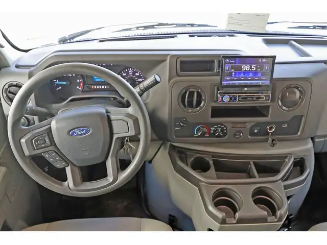 2022 Coachmen Leprechaun 230CB Classe C Compact + 6 Pneus neuf in RVs & Motorhomes in Laval / North Shore - Image 23