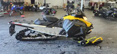 Welcome to Tru-North Yamaha RV & Marine A 2025 SLED WITH ONLY 208 KMS NO WAY!!! BASICALLY BRAND-NEW...