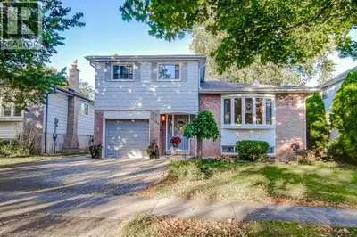Welcome to 1458 Newlands Crescent, a 3-bedroom, 2-bathroom side-split offering 1,364 sq. ft. in Burl...
