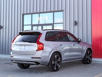 Carget Supercentre is proud to present this 2023 Volvo XC90 Ultimate Dark Theme! EXTERIOR: SILVER DA... (image 5)