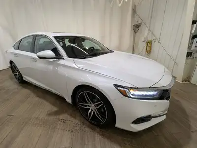 No Accidents, Locally Owned Vehicle! Experience the sophistication of the 2021 Honda Accord Sedan To...
