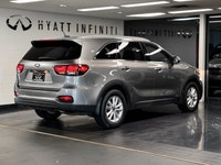 Ready for anything, this 2019 Kia Sorento LX in stunning Titanium Metallic offers a perfect blend of... (image 5)