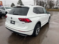 Sunroof, Leather Seats, Navigation, Premium Audio, Power Liftgate! The ride quality and suspension o... (image 4)