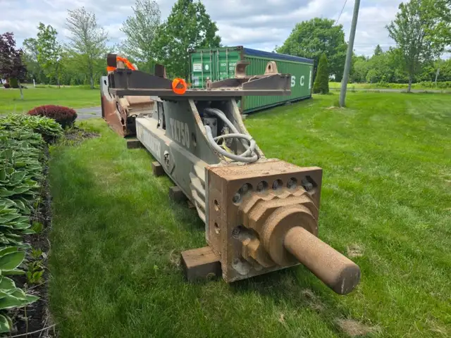 TERMINATOR TX750 75,000 ft-lb QUARRY-DEMOLITION HAMMER/BREAKER in Heavy Equipment in City of Toronto - Image 3