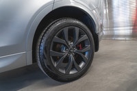 Land Rover Discovery Sport 247hp R-Dynamic SE 2023: - Extérieur argent métallisé Hakuba et intérieur... (image 8)