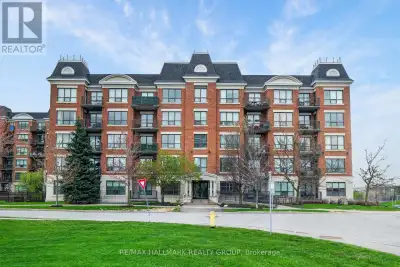 Welcome to Place des Gouverneurs! Bright and well-maintained 1-bedroom condo in a quiet concrete bui...