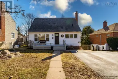 The best opportunity to move into a great home on the peninsula is here and now! Think of 3119 Ashbu...
