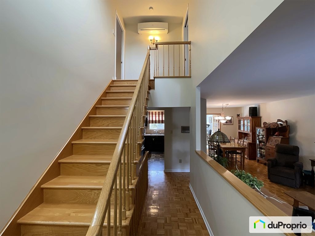 $799,900 - 1 1/2 Storey for sale in Varennes — photo 2