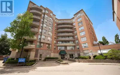 Welcome to this bright and beautifully updated suite in the highly sought-after Boutique Adult Lifes...