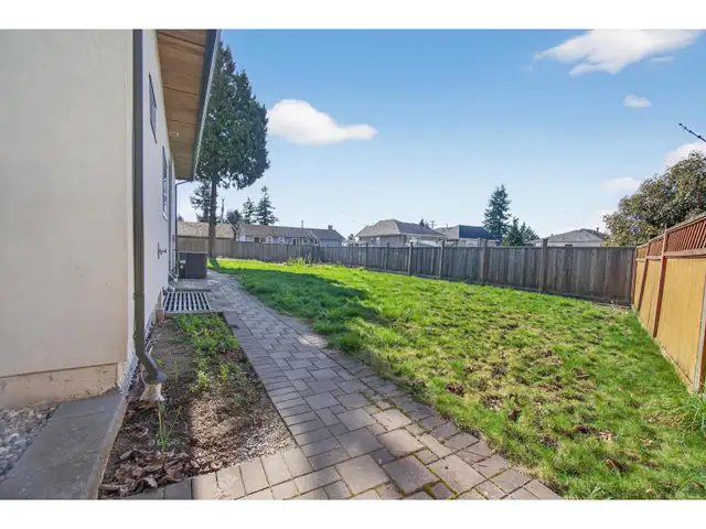 11890 GILMOUR CRESCENT Delta, British Columbia in Houses for Sale in Delta/Surrey/Langley - Image 33