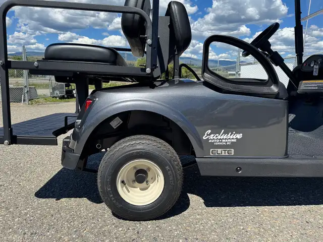 2021 E-Z-GO RXV Elite 4 Passenger-certified factory refurbished  in ATVs in Vernon - Image 4