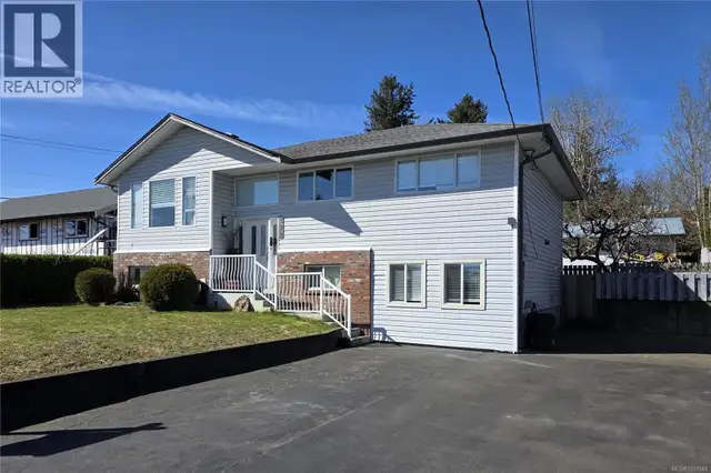 222 Thulin St Campbell River, British Columbia in Houses for Sale in Campbell River - Image 2