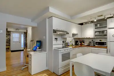 Appartement 3 et demi meublé situé dans un superbe projet locatif aux portes du Vieux-Québec, direct...