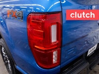 NO ACCIDENTS / CLEAN CARFAX / Auto Dimming Rearview Mirror, Front Heated Seats, Climate Control and... (image 9)