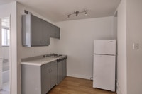 Akelius studio apartment for rent. Located near blvd Saint-Laurent in the Plateau Mont-Royal neighbo... (image 1)
