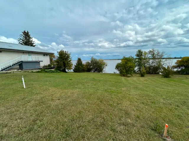 LAKEFRONT LOT IN THE TOWN OF LAC DU BONNET!!!632959984926751215