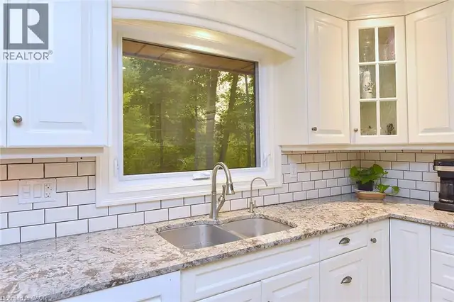 421 8TH CONCESSION Road E Carlisle, Ontario in Houses for Sale in Oakville / Halton Region - Image 23