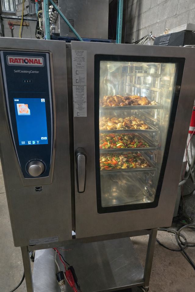 Rational Combi Convection Oven / Four Combi in Industrial Kitchen Supplies in City of Toronto - Image 3