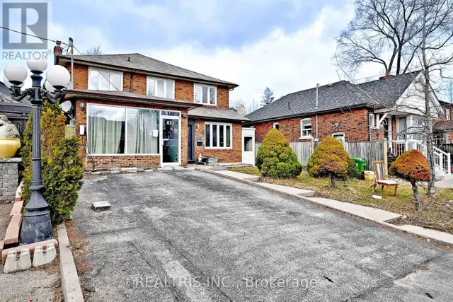 622 The Queensway Toronto (Stonegate-Queensway), Ontario, photo 2 of 4