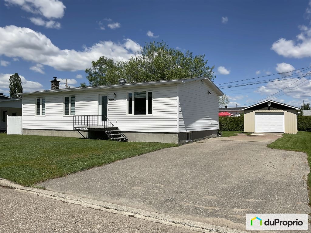 $315,000 - Bungalow for sale in St-Felicien — photo 1