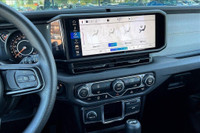 3.6 L 6 Cyl Engine Vehicle Options: Rear Back Up Camera, Touch Screen Radio System, Bluetooth, Accid... (image 5)
