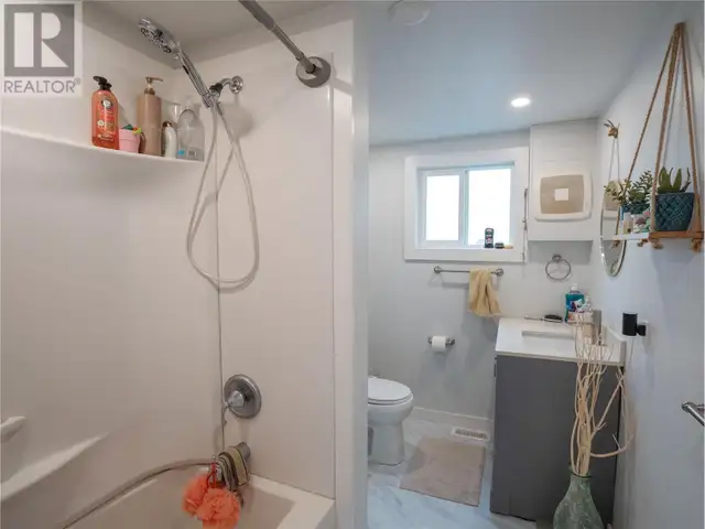 513 Municipal Avenue Penticton, British Columbia in Houses for Sale in Penticton - Image 15
