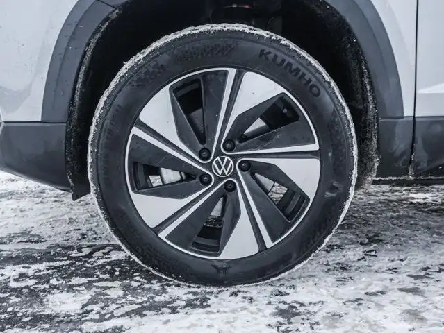 2025 Volkswagen Taos Comfortline 1.5T 4MOTION in Cars & Trucks in Strathcona County - Image 13