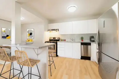 2 Bedroom For Rent - Oakville - Spacious - Newly Renovated!