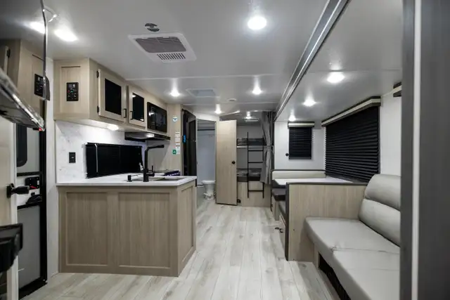 2026 Forest River EASTY TO WEST DELLA TERRA 275BH BUNKS BUNK MOD in Travel Trailers & Campers in Regina - Image 5