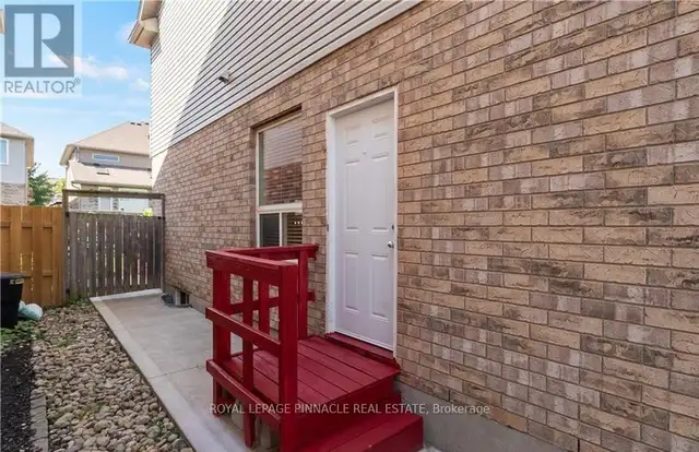 LOWER - 11 FRANKFURT STREET Kitchener, Ontario in Long Term Rentals in Kitchener / Waterloo - Image 2